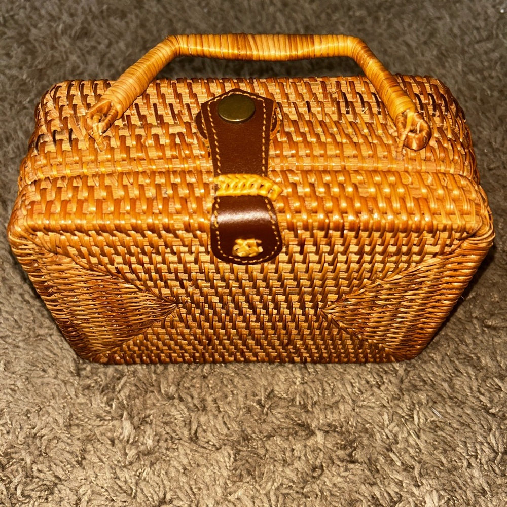Wicker cross body purse